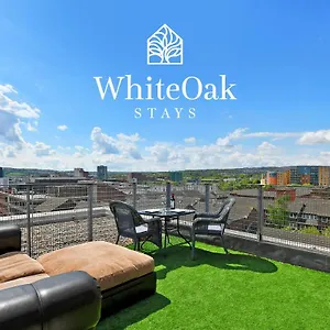 sheffield-penthouse-with-rooftop-terrace-free-parking.yorkshirehotels.net/